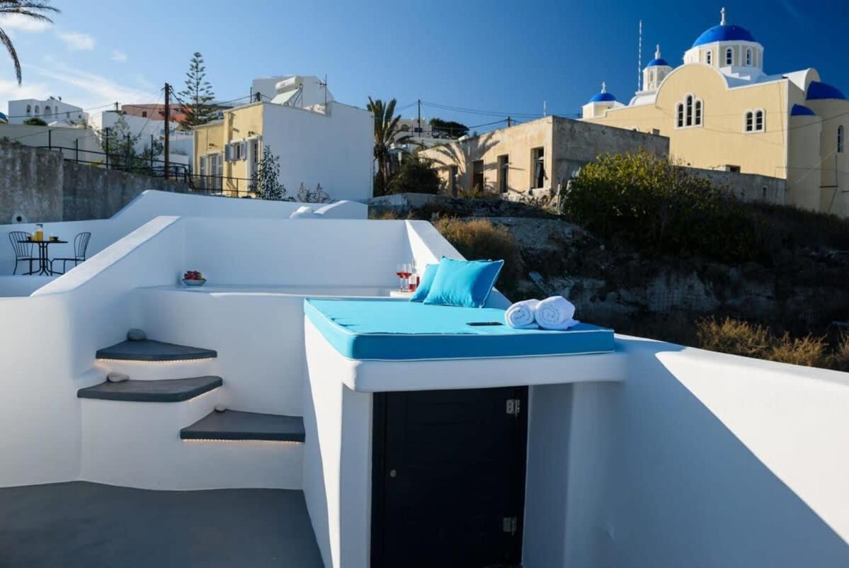 Appartamento Santorini Traditional Apt With Private Hot Tub Fira  Esterno foto