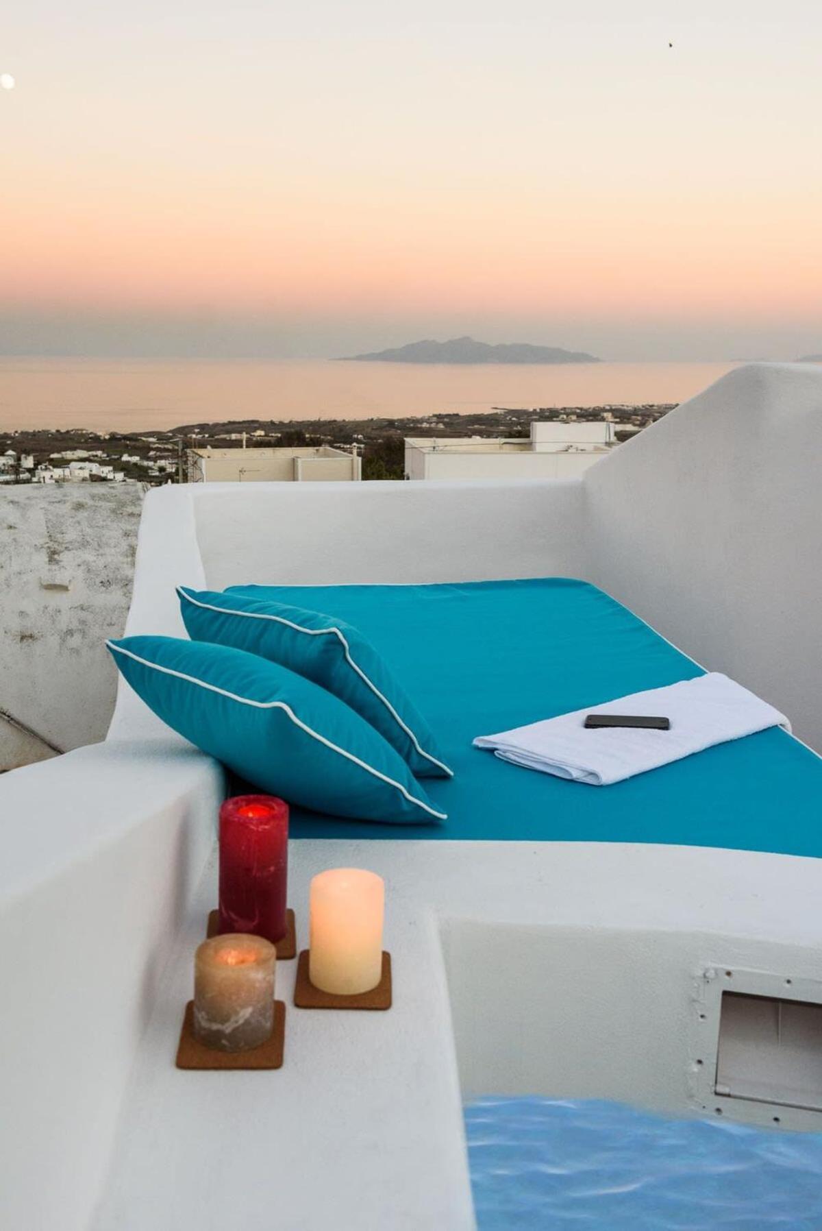 Appartamento Santorini Traditional Apt With Private Hot Tub Fira  Esterno foto